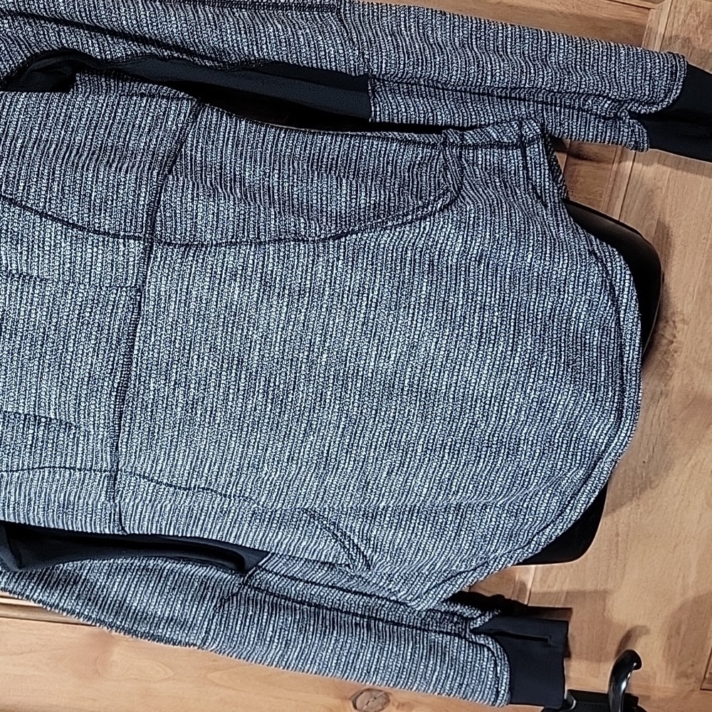 Lululemon Base Runner 10 - Picture 6 of 15